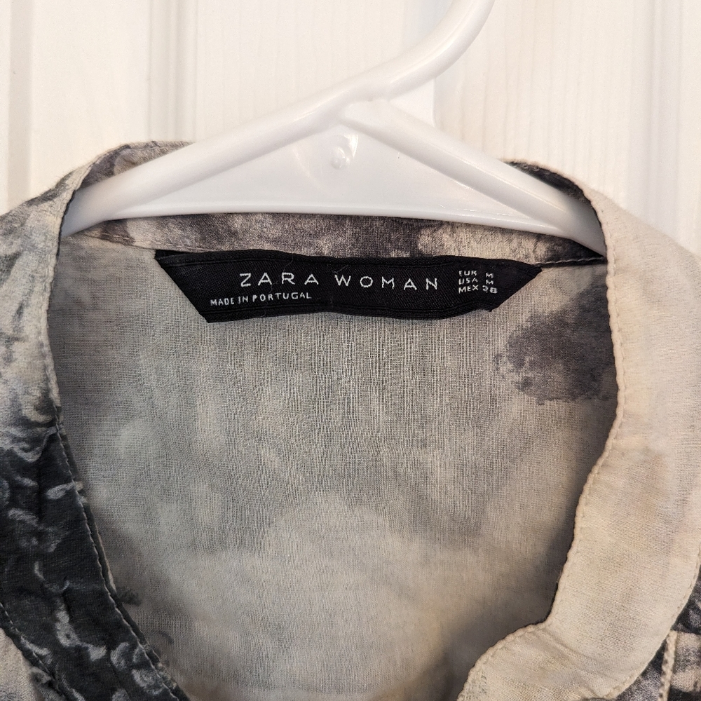 Zara blouse cream and black floral 🌹 - Picture 2 of 8